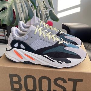 Yeezy 700 wave runner